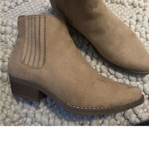 Women's Tan Ankle Boots